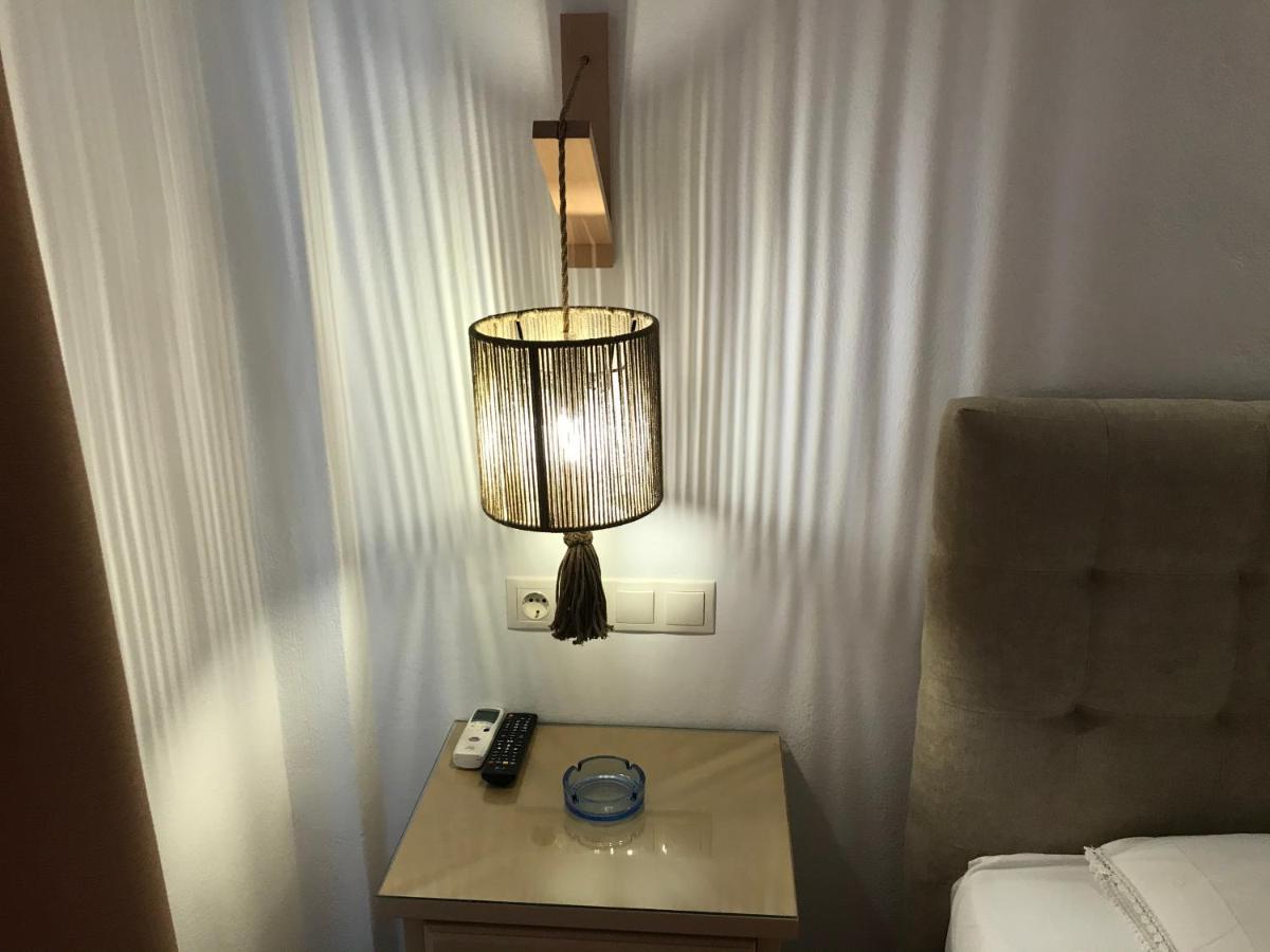 Vassiliki Rooms Parikia  Bagian luar foto