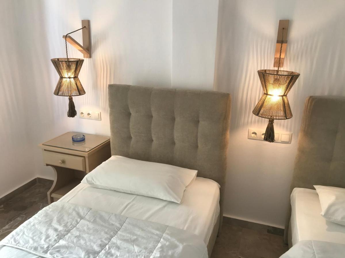 Vassiliki Rooms Parikia  Bagian luar foto