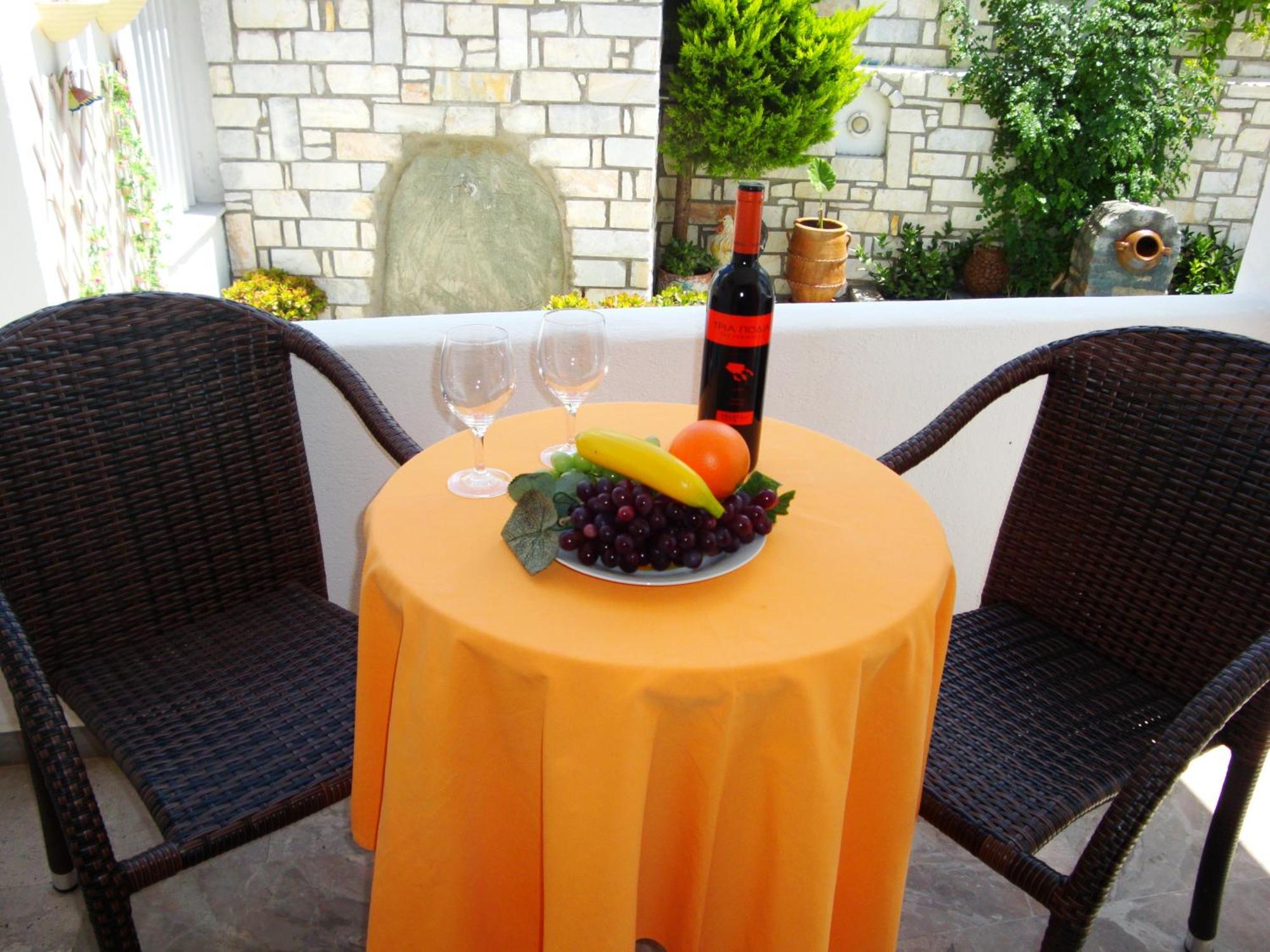 Vassiliki Rooms Parikia  Bagian luar foto