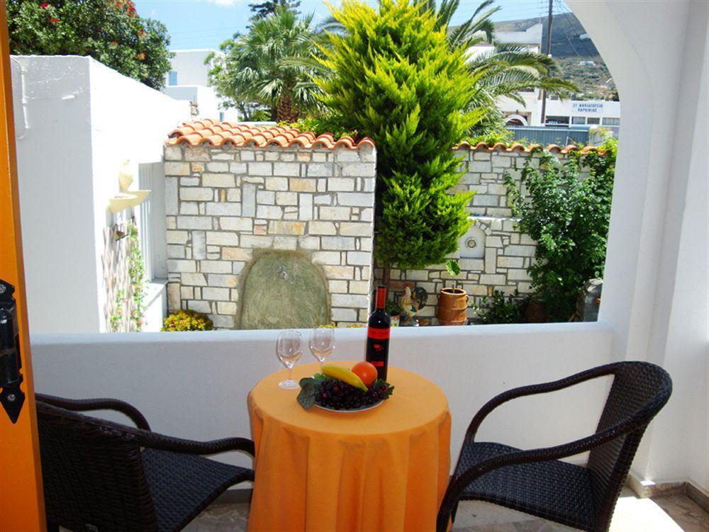 Vassiliki Rooms Parikia  Bagian luar foto